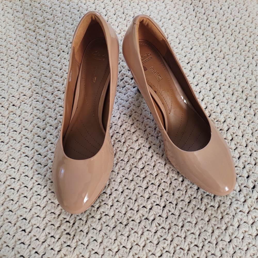 Elegant Tan Women's Pumps